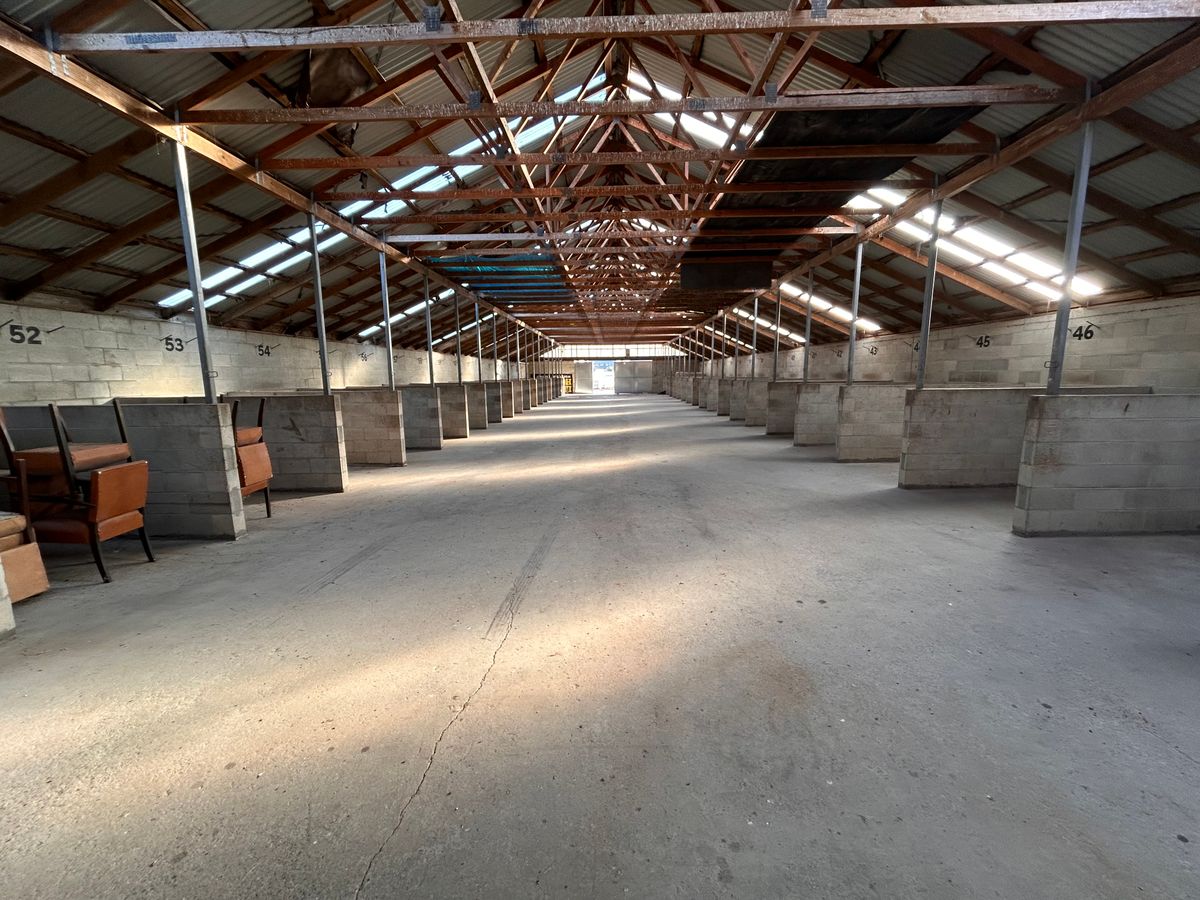 Warehouse - storage Sth D