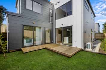 Lot 4/12 Baringa Place, Botany Downs