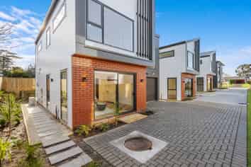 Lot 4/12 Baringa Place, Botany Downs