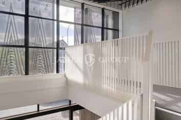 MODERN 105M² PENROSE OFFICE WITH ONSITE PARKING