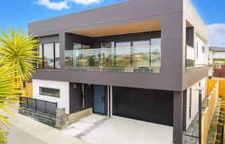 2/90 Picasso Drive, West Harbour