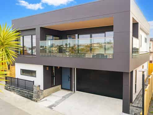 2/90 Picasso Drive, West Harbour