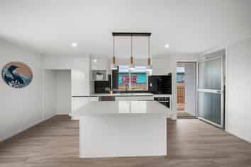 1/12 Kennington Drive, Clendon Park