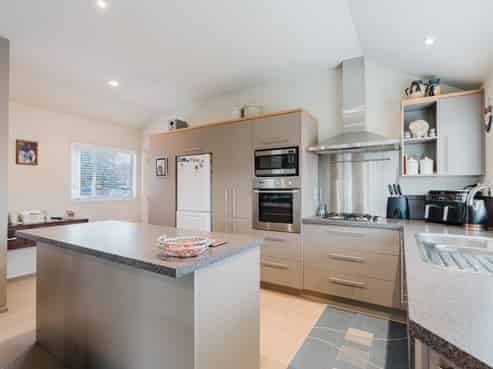 1211C Victoria Street, Whitiora