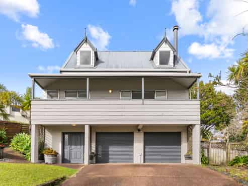 10 Dianthus Place, Browns Bay