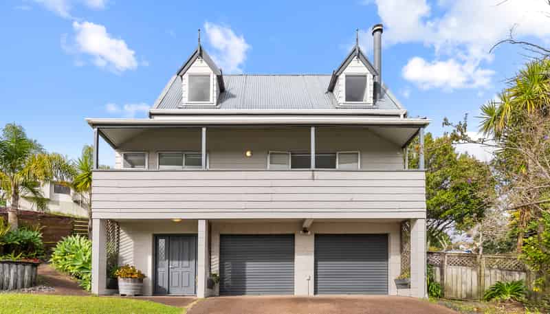 10 Dianthus Place, Browns Bay