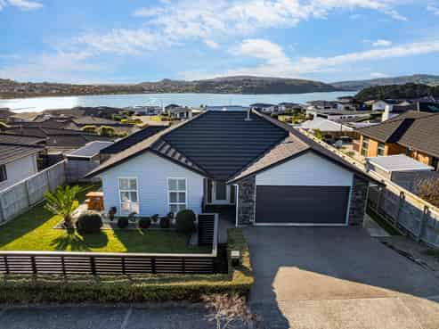 86 Queen Charlotte Drive, Aotea