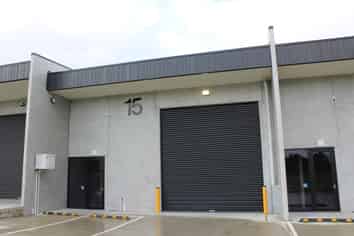 New 160sqm industrial unit - Suit Tradesmen