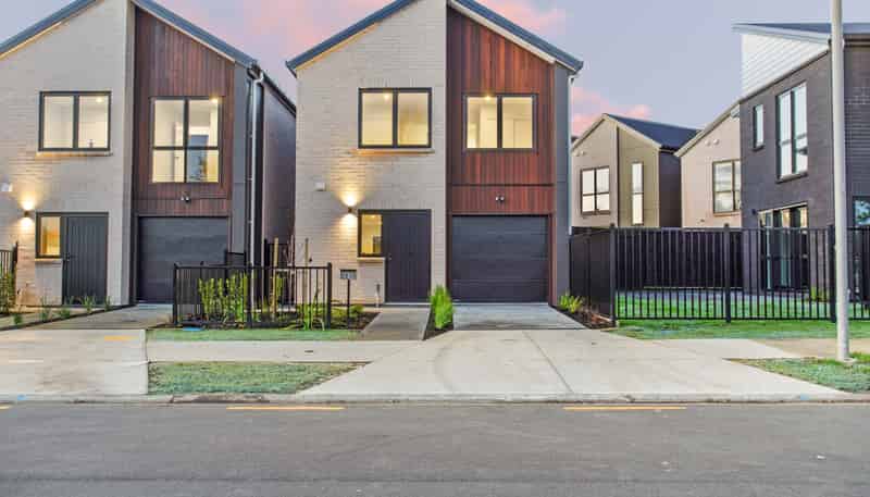 13 -19 Paretaiuru Crescent, Papakura