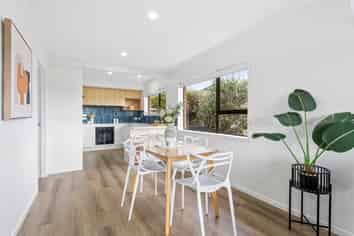 27B Galloway Crescent, Farm Cove