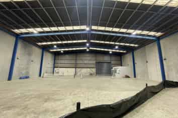 High-Stud Warehouse in Takanini | AVAILABLE NOW