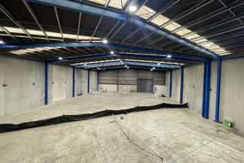 High-Stud Warehouse in Takanini | AVAILABLE NOW