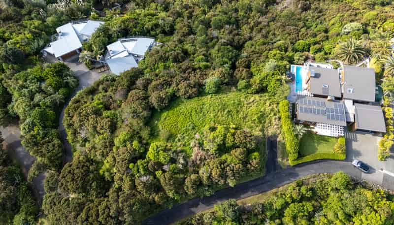 41 Russell Heights, Russell