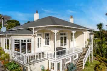 9 Robertson Street, Russell