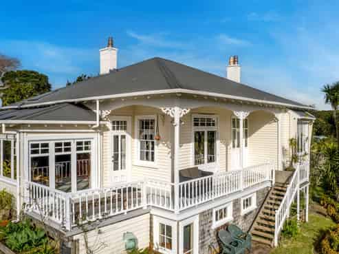 9 Robertson Street, Russell