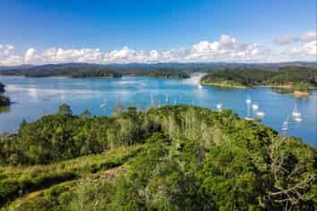 319 Aucks Road, Russell