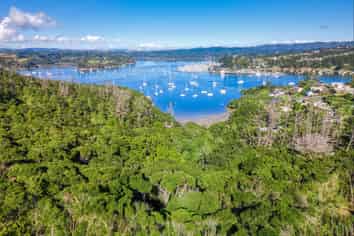 319 Aucks Road, Russell