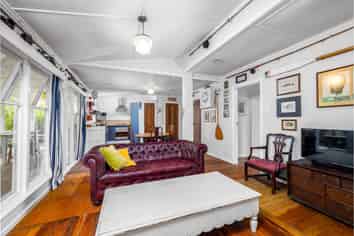 30 Florance Avenue, Russell