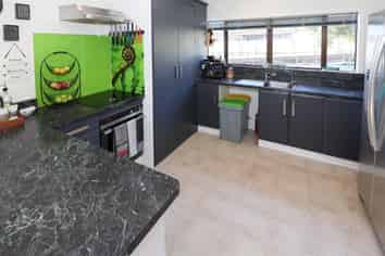  6 Rinaha Place, Koutu