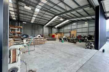Owner occupier industrial building opportunity