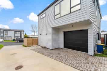 76A Bond Crescent, Forrest Hill