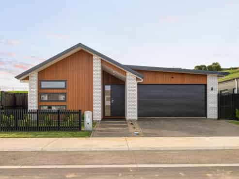 39 Overton Street, Rototuna North