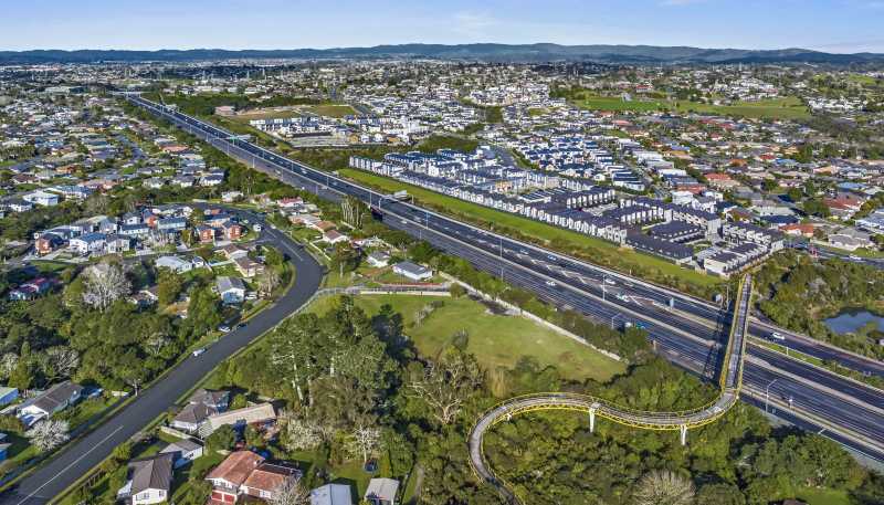5, 7, 9, 11 and 13 Holmes Drive, West Harbour