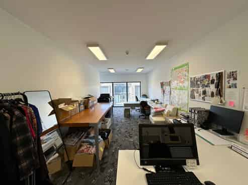 Near new warehouse/showroom