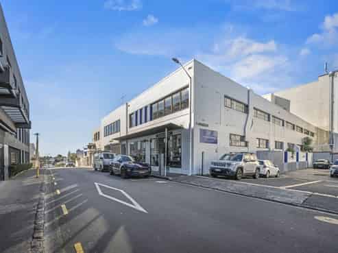 Trophy Parnell freehold investment