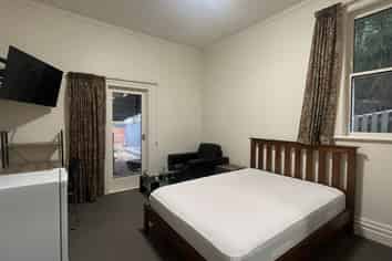 Room 4/148 London Street, Dunedin Central