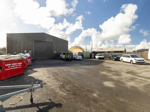 Modern workshop and large secure yard for lease