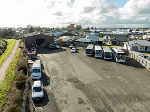 Modern workshop and large secure yard for lease