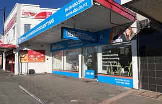 Prime bite-sized freehold investment