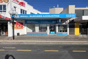 Prime bite-sized freehold investment