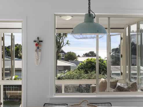 37 McFarlane Street, Oakura