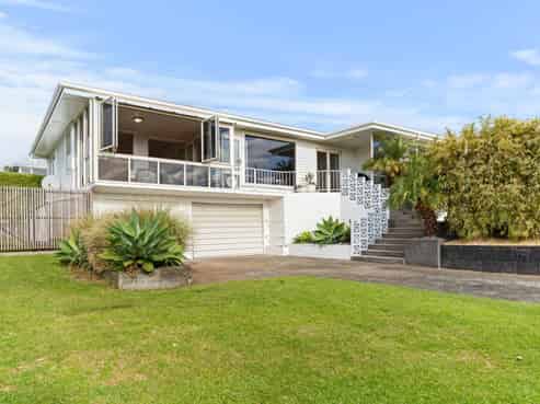 37 McFarlane Street, Oakura