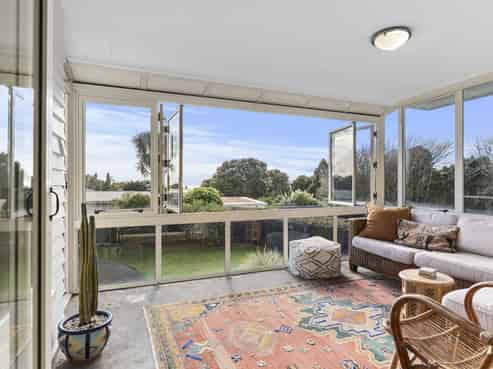 37 McFarlane Street, Oakura
