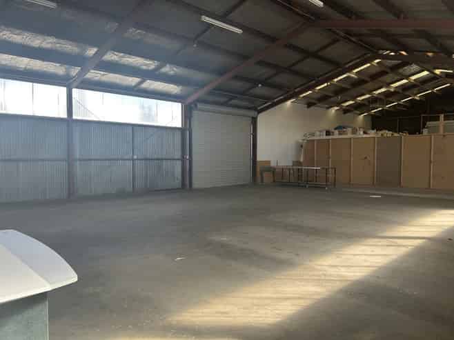 Tidy high-stud warehouse with small office