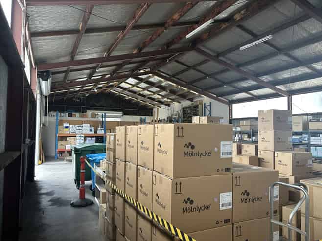 Tidy high-stud warehouse with small office