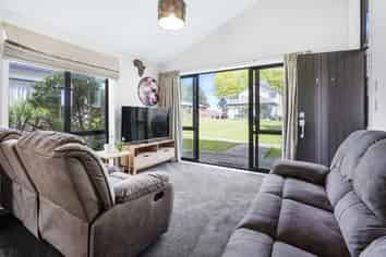 2/4 Shakespeare Avenue, Enderley