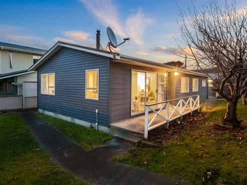 2 Pascoe Avenue, Paremata