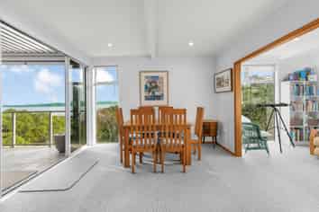 22 Ngaumatau Road, Eastbourne