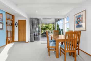 22 Ngaumatau Road, Eastbourne