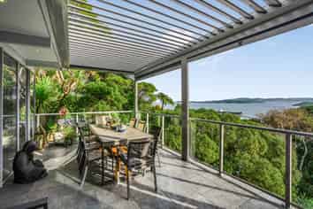 22 Ngaumatau Road, Eastbourne