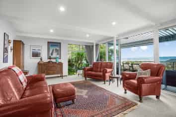 22 Ngaumatau Road, Eastbourne