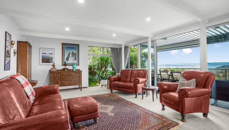 22 Ngaumatau Road, Eastbourne