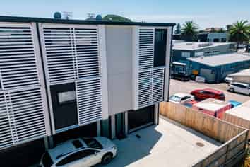 8/17 Victoria Road, Mount Maunganui