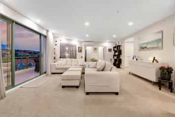 31 Waterside Crescent, Gulf Harbour