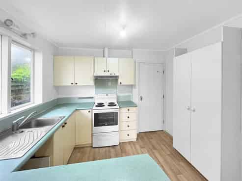 11 Otira Grove, Kelson