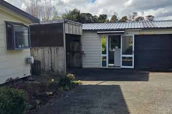 2 Long Road, Waitakere
